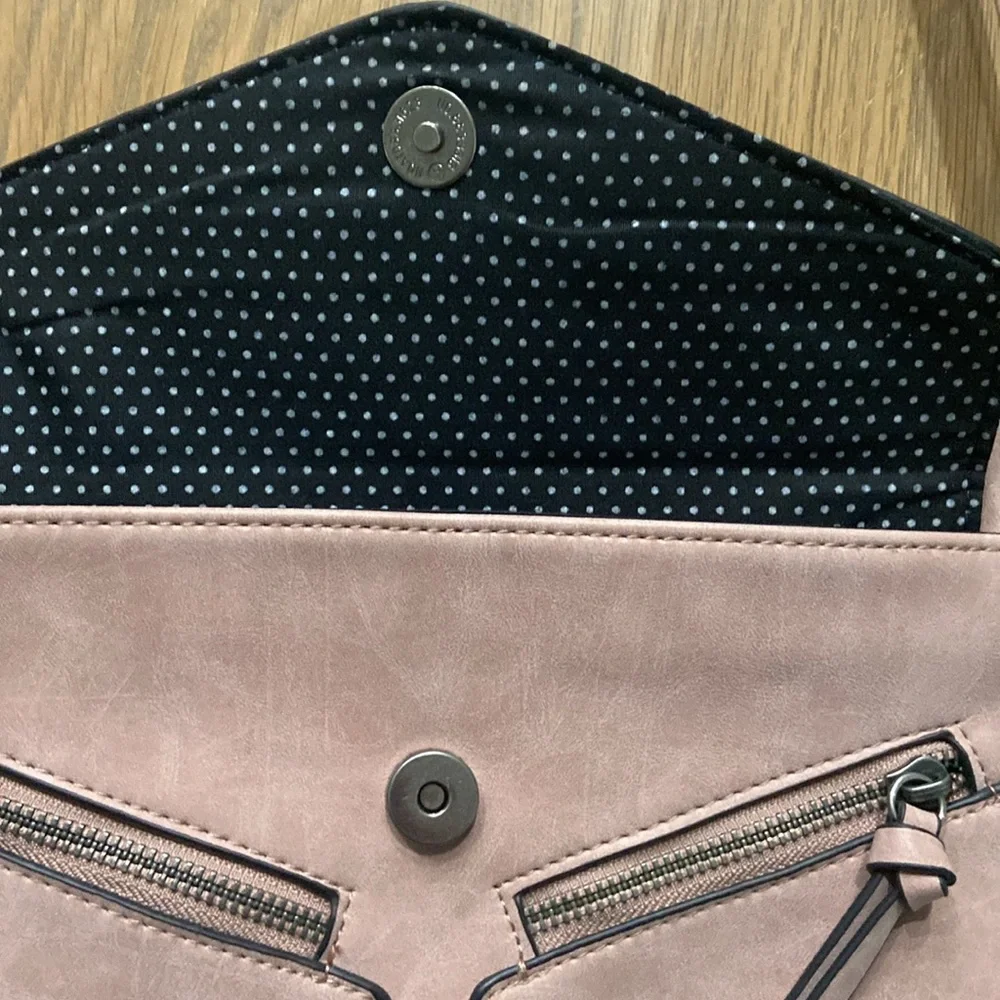 American Eagle Outfitters Women’s Pink Zipper Crossbody Purse Bag